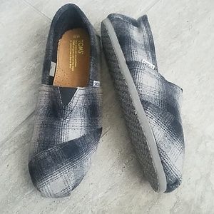 Men's Toms slippers